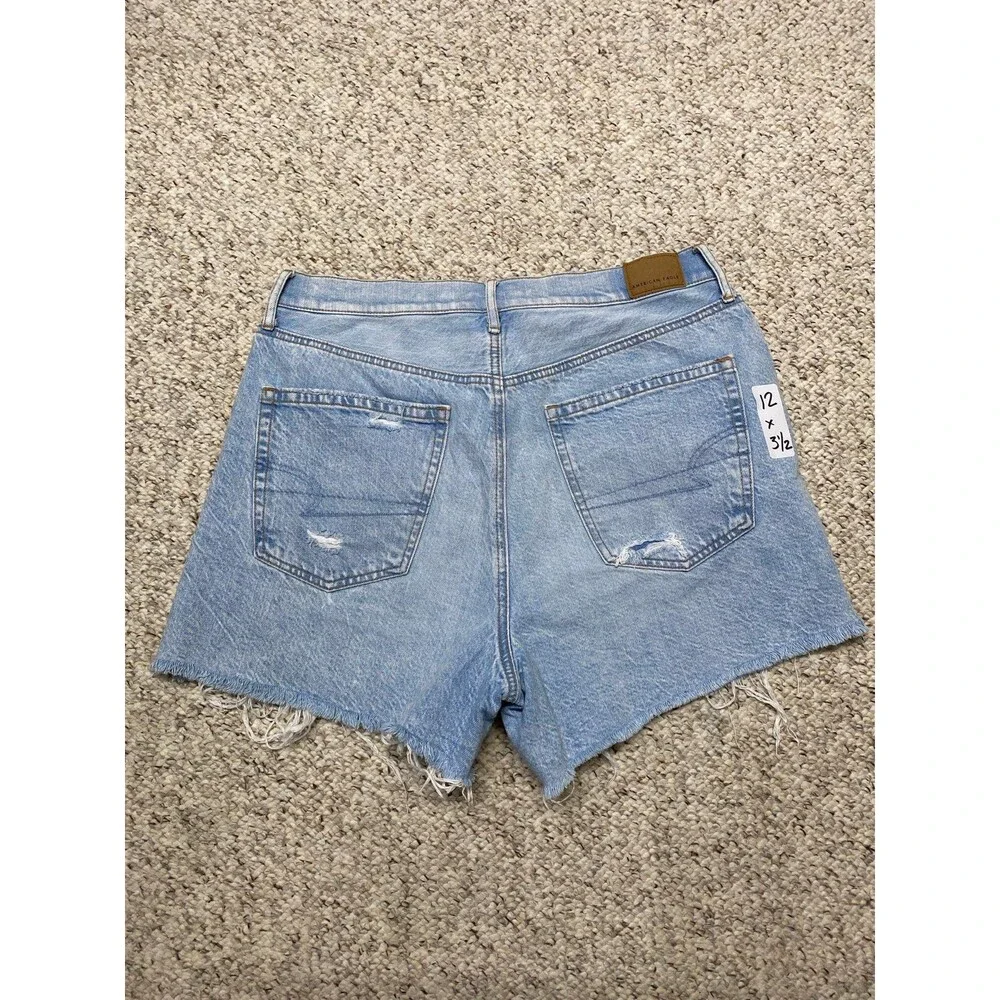12 American Eagle Highest Rise 90s Boyfriend Short Distressed Raw Him Light Wash - Picture 3 of 6